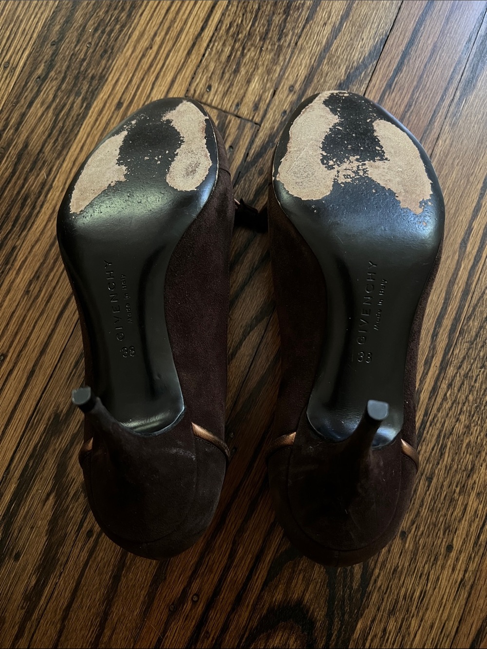 Givenchy Brown Suede Knot Accent Pumps - Picture 5 of 7